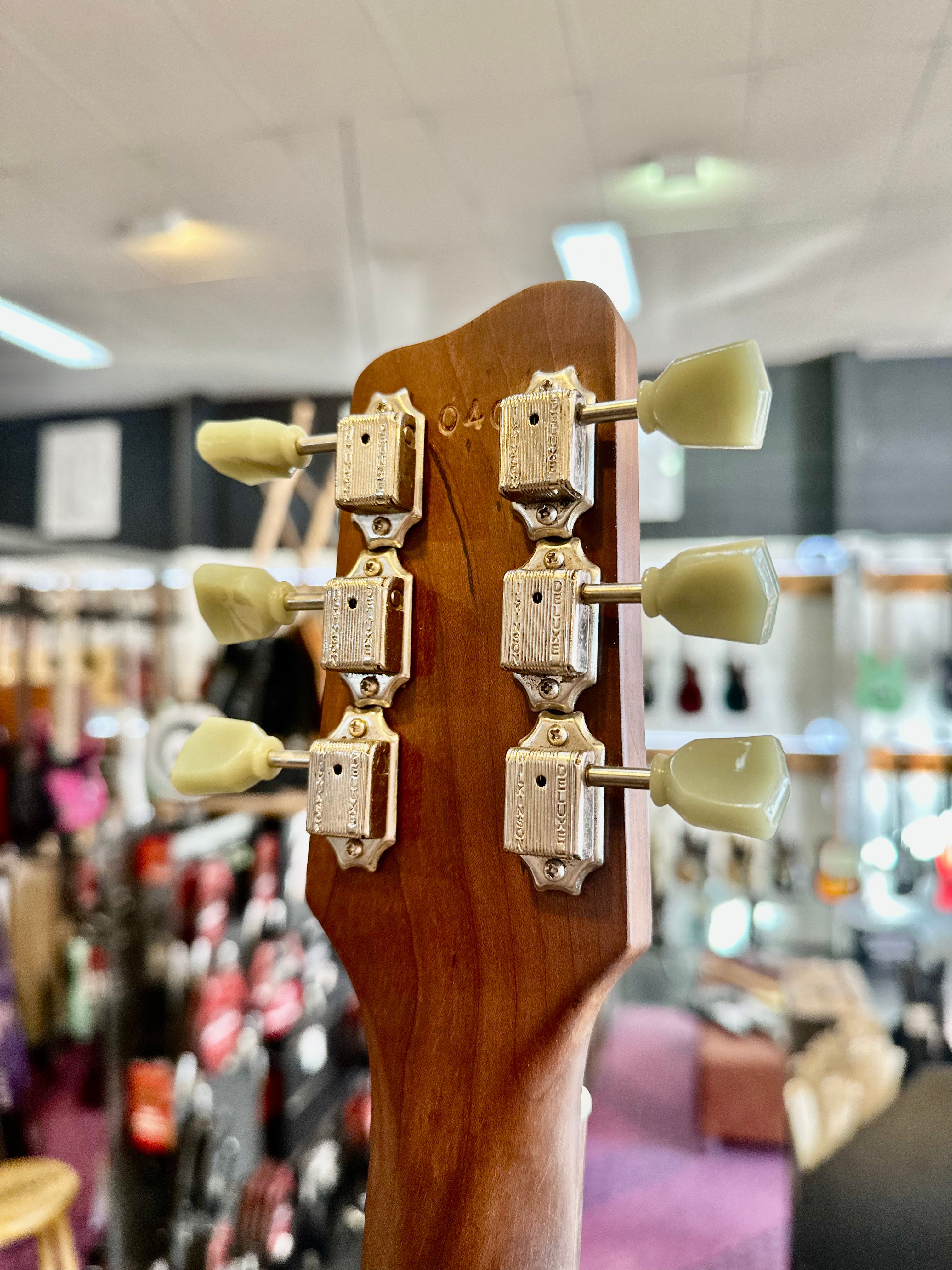 Vander Guitars | Double Cut | Ex Demo | Relic Silver Metallic | SOLD Vander Guitars | Double Cut | Ex Demo | Relic Silver Metallic | SOLD